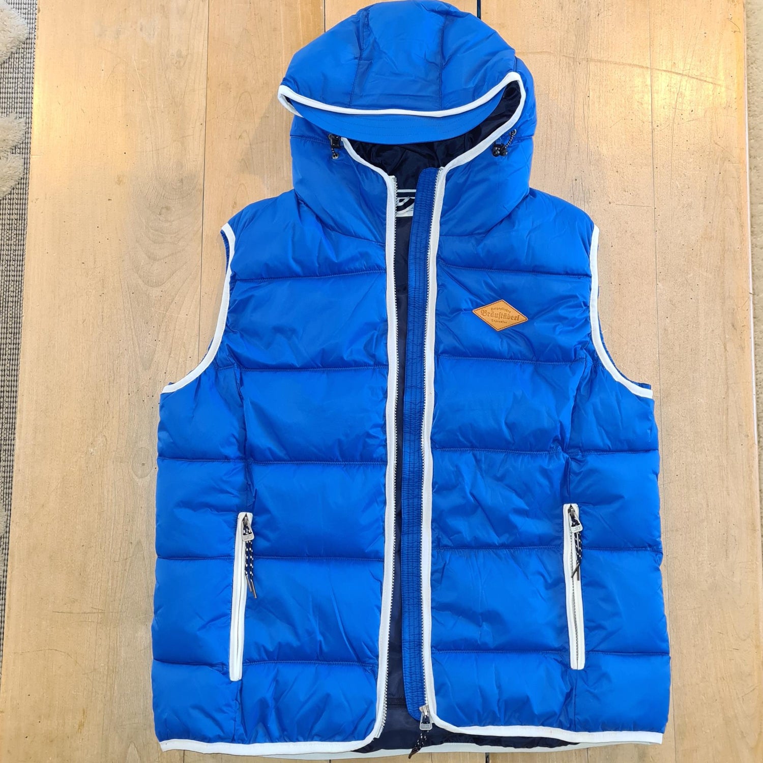 Steppweste "Bräustüberl" mit Kapuze