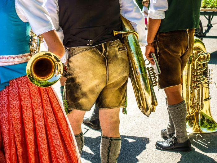 Musiker in bayerischer Tracht