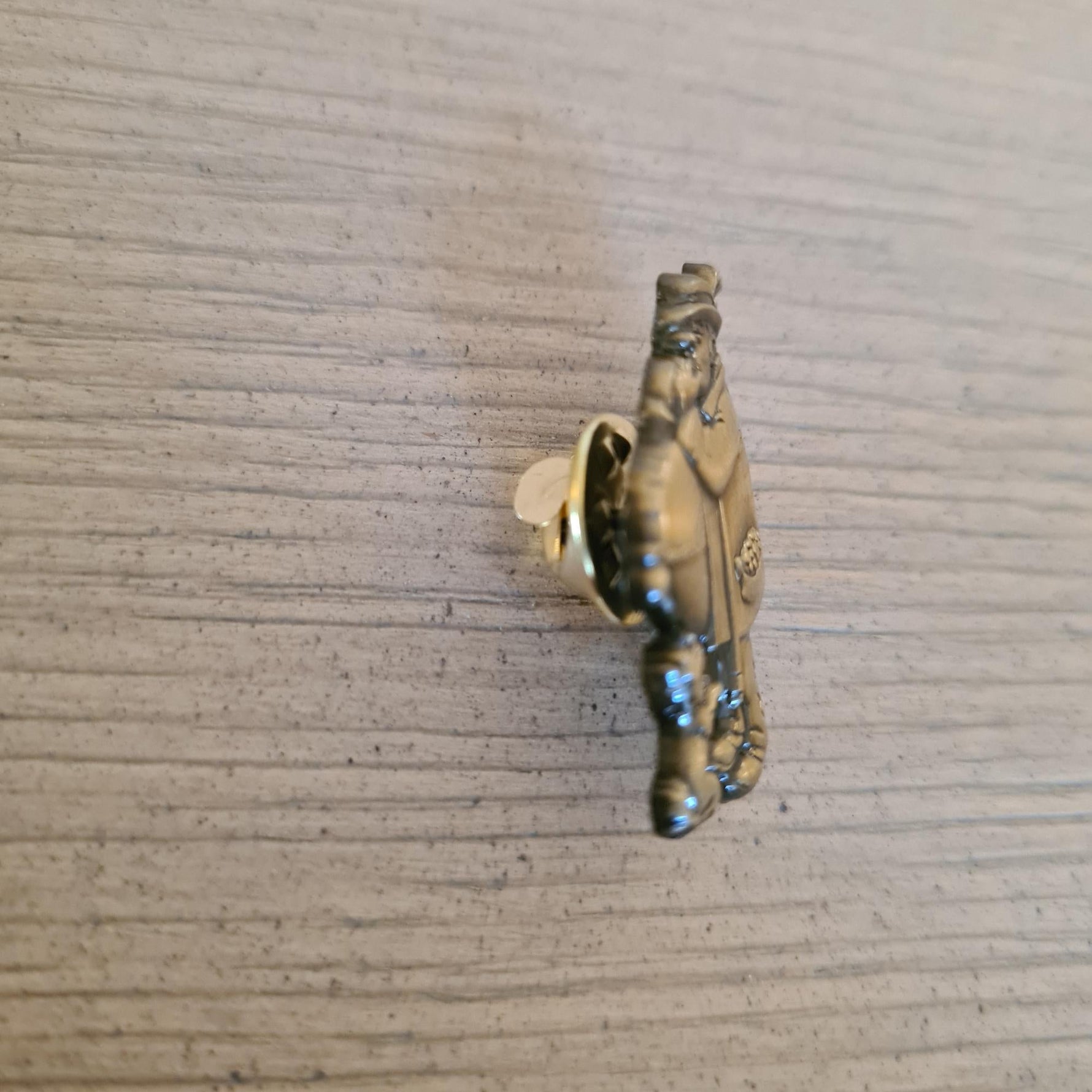 Anstecker "Buzi Bronze" - Bräustüberl Tegernsee