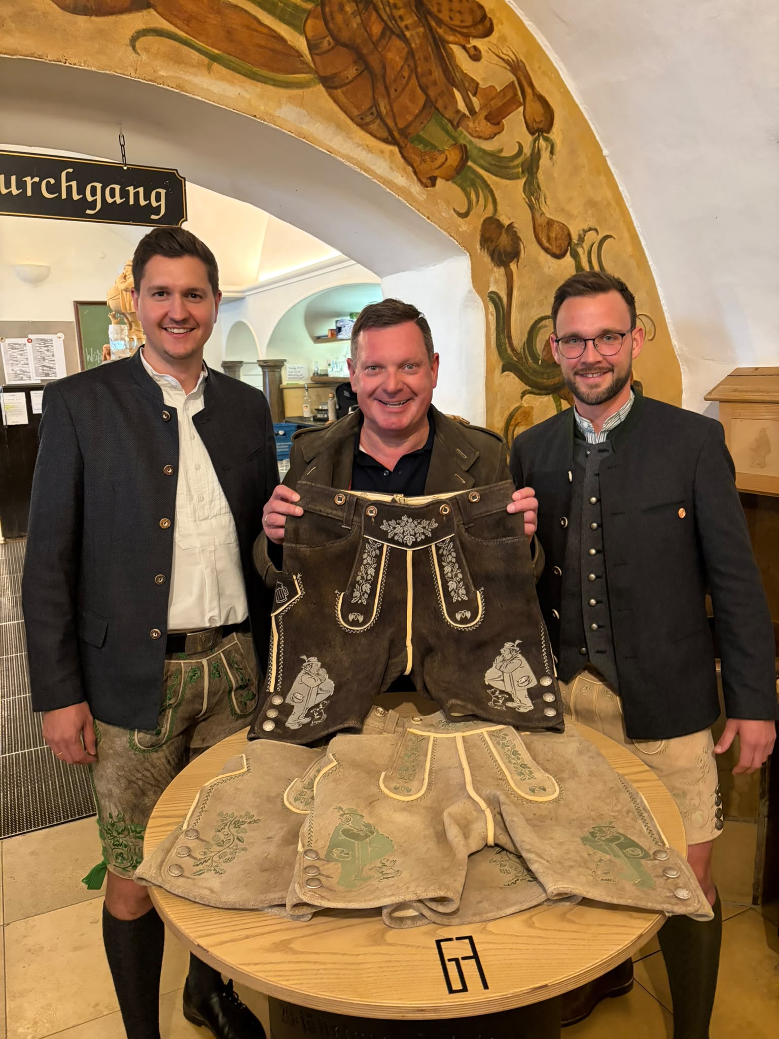 Gutschein - Original Buzi Lederhose zur individuellen Maßanfertigung - Bräustüberl Tegernsee
